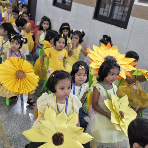 “Spreading sunshine, one little smile at a time! Happy Yellow Day!” ☀️😊